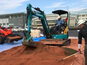 尾道中学校・高等学校　グラウンド　改修　スポーツ　施設　ブルペン　ピッチャープレート　ラグビーゴール　鉄棒　グラウンド資材　土　真砂土　黒土混合土